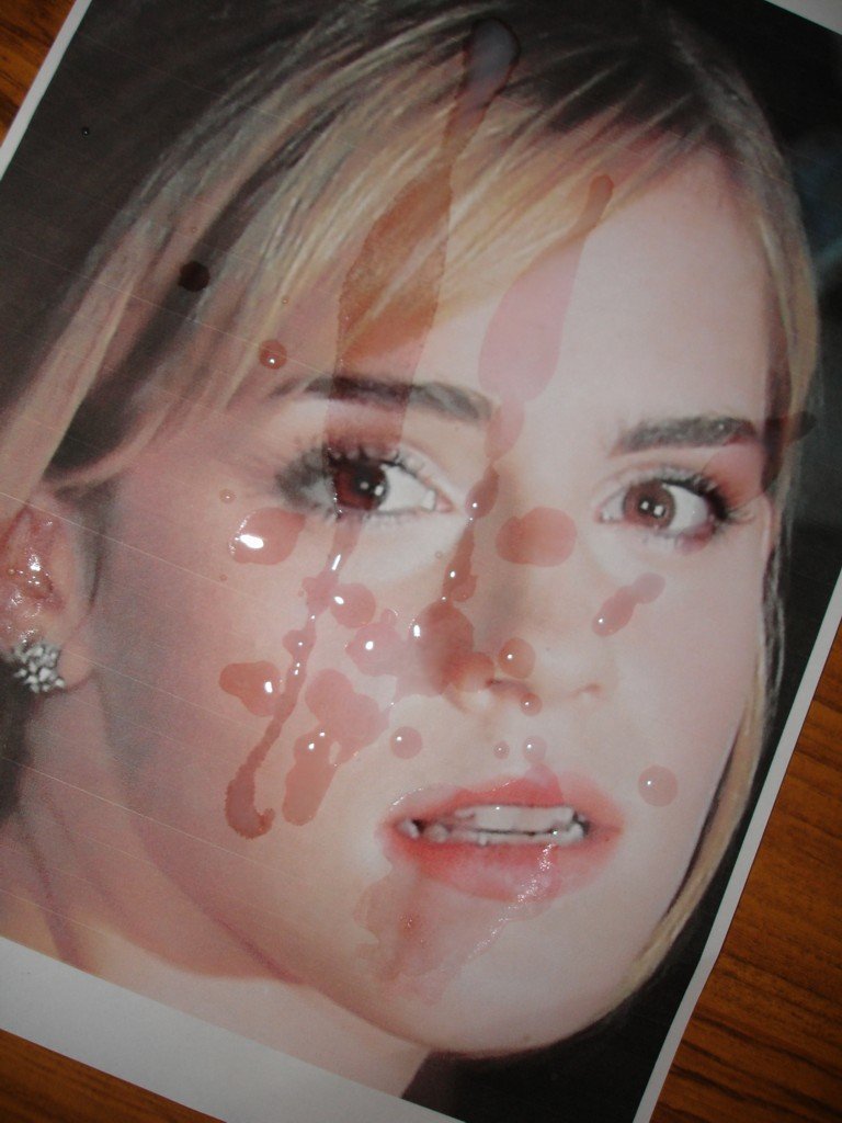 Zf3wzjfS Emma Watson 09.jpg